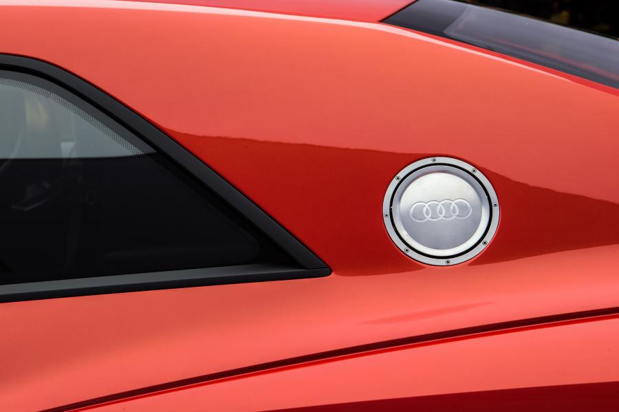 Детали экстерьера Audi Sport Quattro LaserLight Concept 2014 года  (фото 10 из 19)